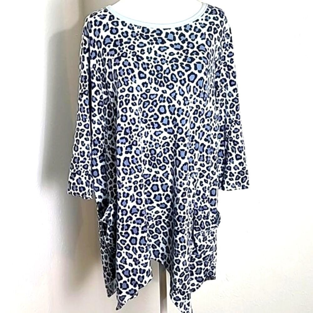 AnyBody Blue Leopard  Top with Big Pockets, Longer on the Sides, Size Large